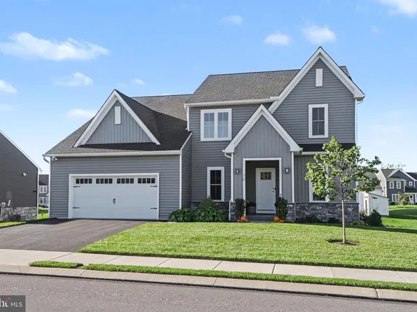 70 Lake View Rd #32, Ephrata, PA 17522