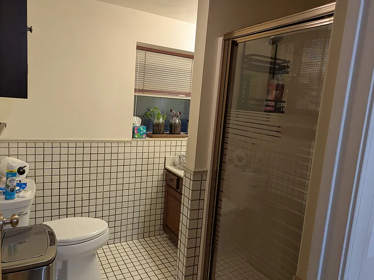 615 Glenmoor Rd #1B — Photo 2