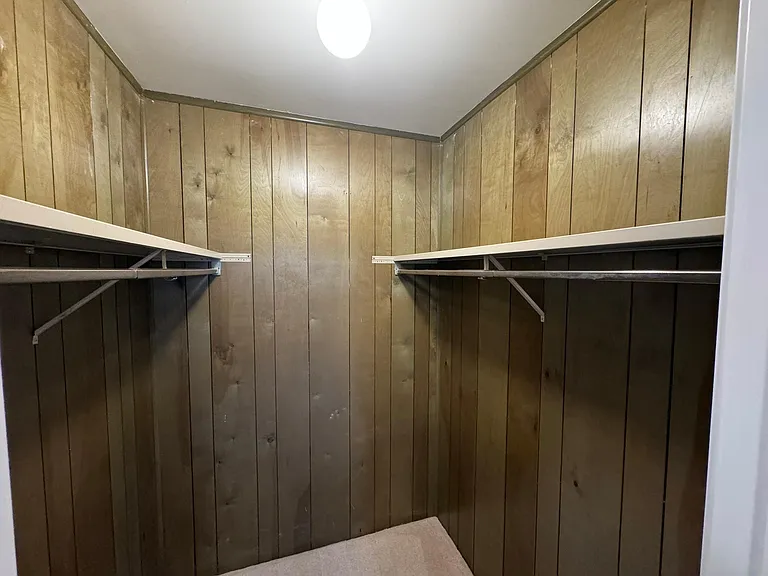 636 Petoskey Ave — Photo 16