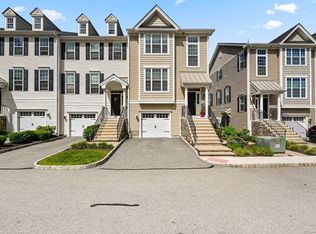 11 Moorland Dr #11, Danbury, CT 06810