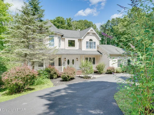 612 Washington Xing, East Stroudsburg, PA 18301