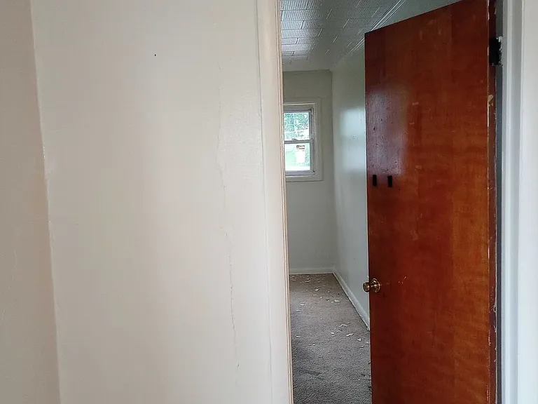 108 Drury Ln — Photo 2