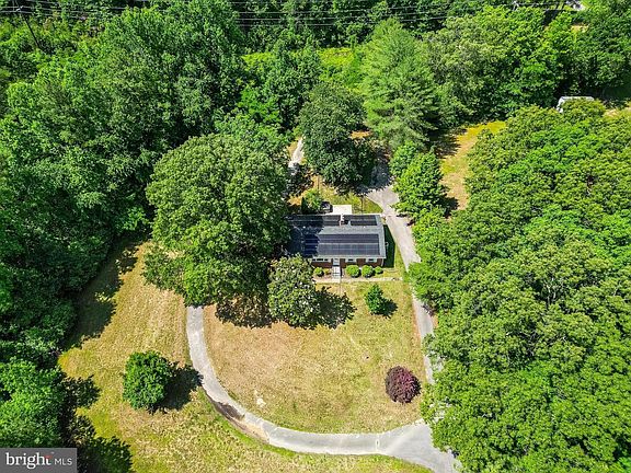 3rd image of 26258 Three Notch Rd