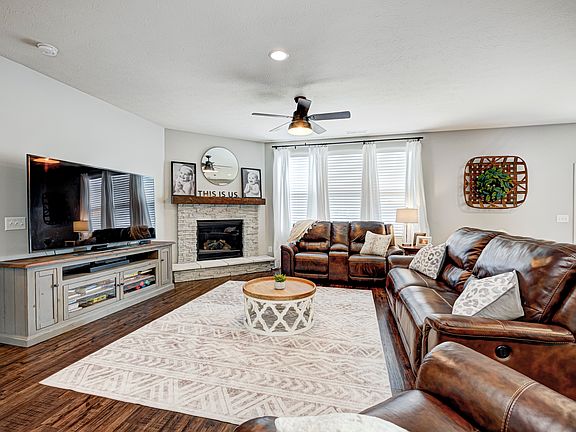 5th image of 5417 Aster Dr