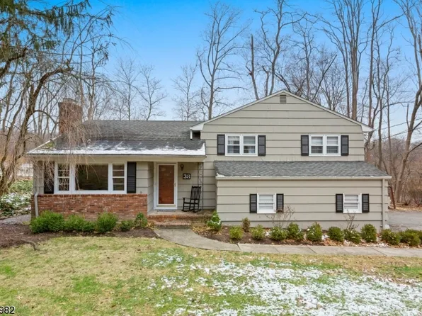38 Molly Stark Dr, Morristown, NJ 07960