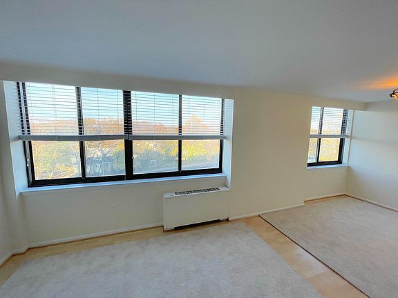3rd image of 4301 N Lorcom Ln #503