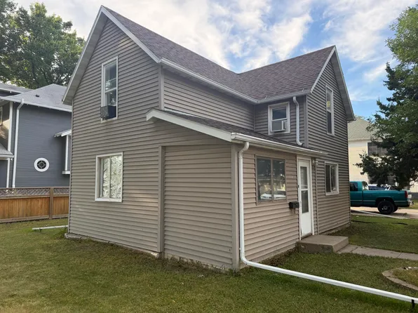 724 S 2nd St, Aberdeen, SD 57401