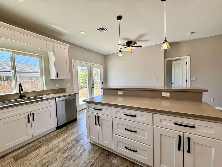 1530 Jose Ave — Photo 6