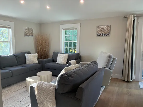 550 Jerusalem Rd APT 6, Cohasset, MA 02025