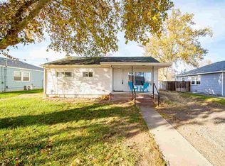 305 Rossell Ave, Richland, WA 99352