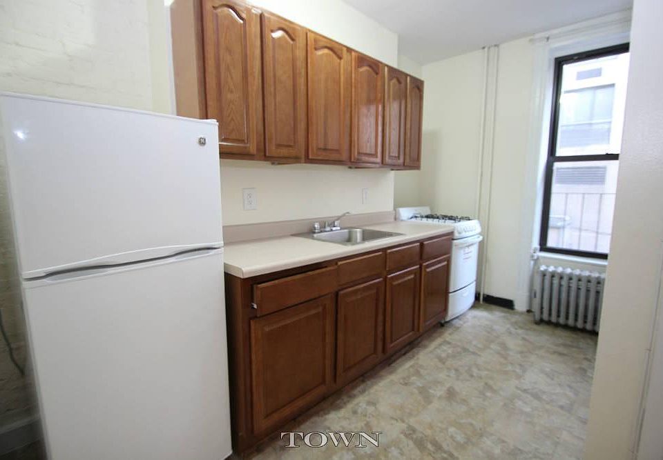 1st image of 176 E 85th St APT C3