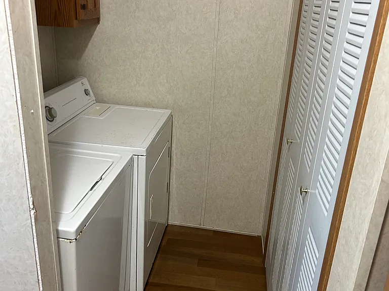 1499 W Wylie Ave — Photo 20
