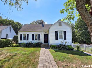 12 Yale Ave, Middlebury, CT 06762
