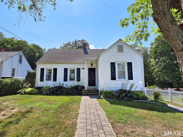 12 Yale Avenue, Middlebury, CT 06762