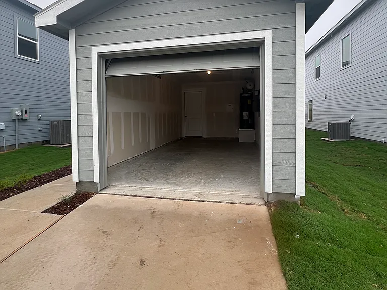 6809 Bramblewood Dr — Photo 2