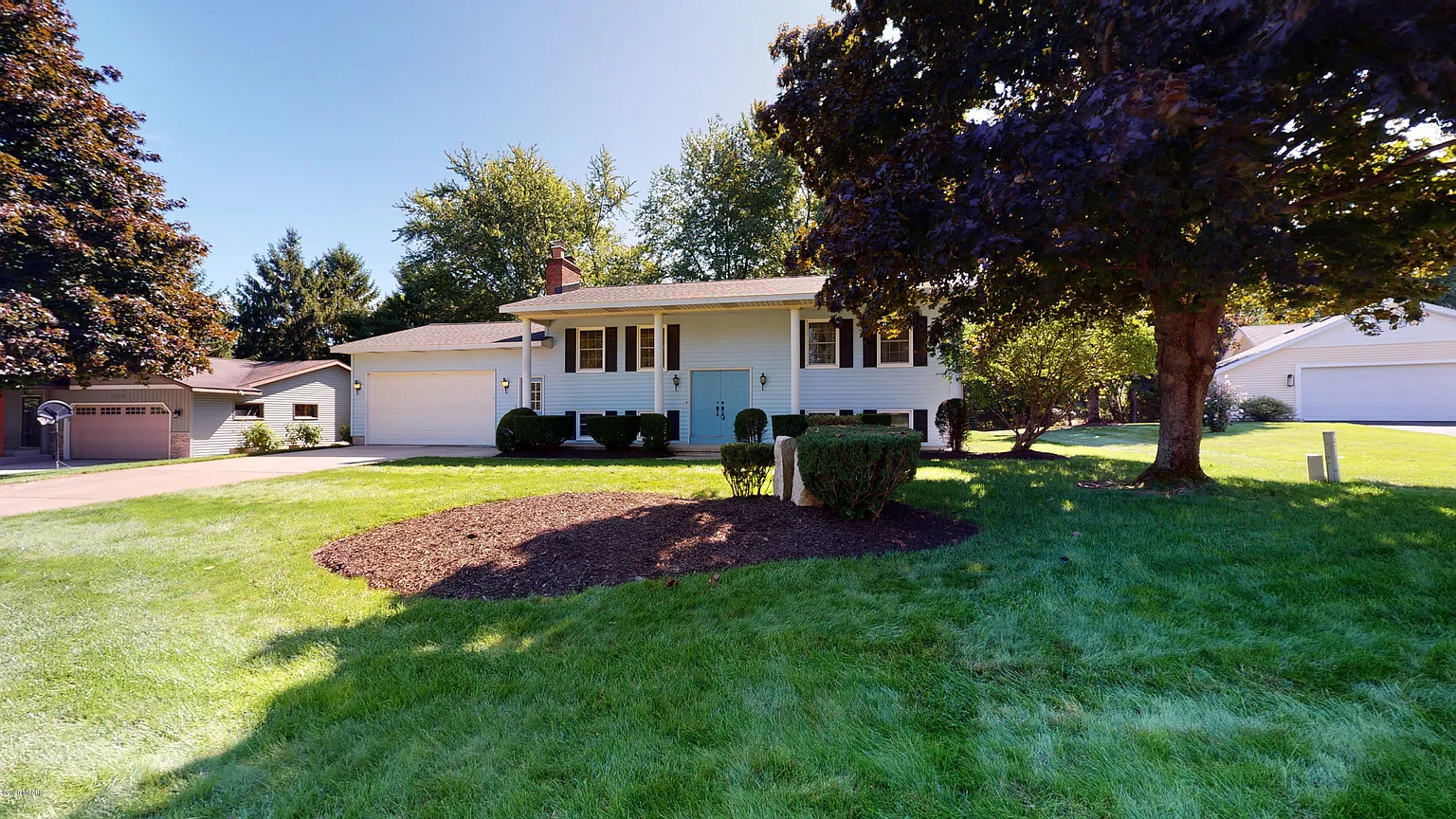 5654 Vista De Oro Ct NE photo 1