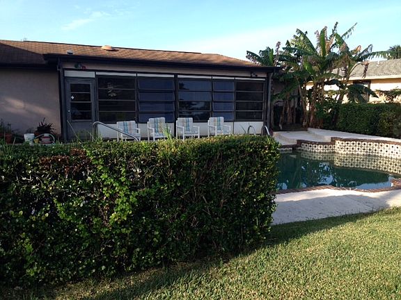 2nd image of 2579 SW Cameo Blvd