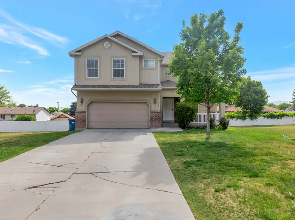 848 S Apple Grove Ln, Pleasant Grove, UT 84062