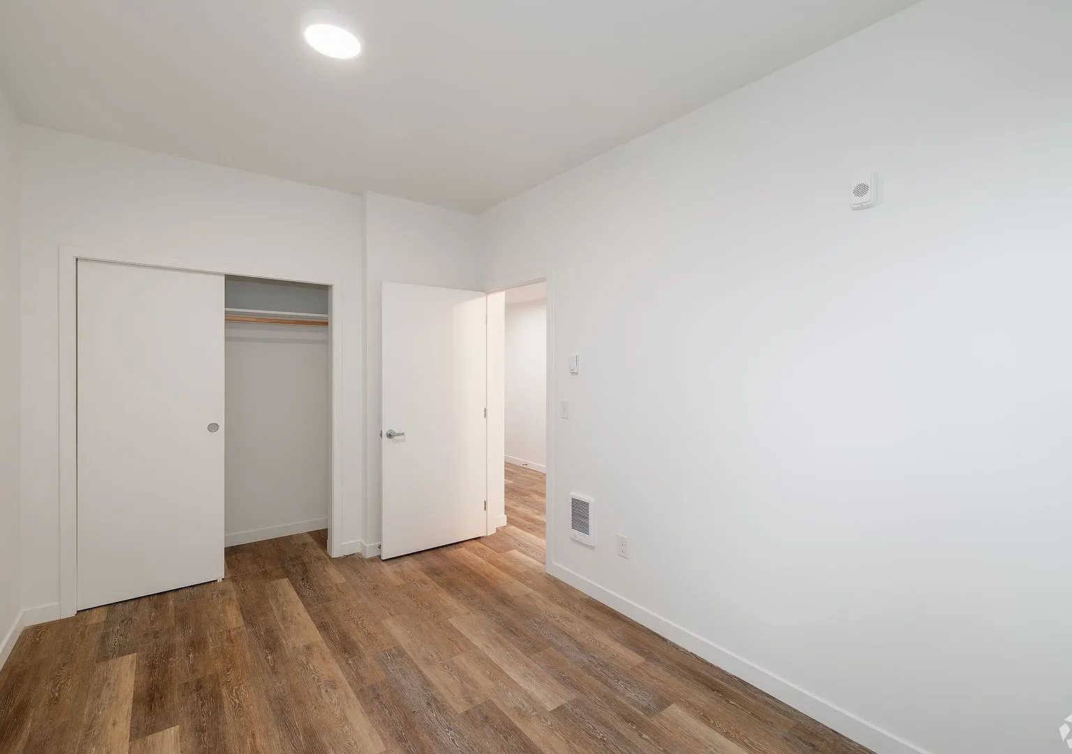 Bode Lake City: Luxury Apartments - 6 Weeks & $99 Security Deposit OAC — Photo 2