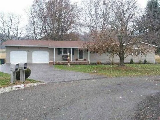 5345 Walnut Dr SE photo 1