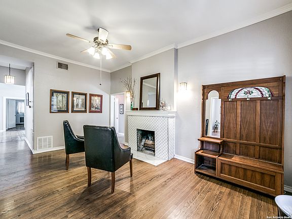 5th image of 419 NORMANDY AVE