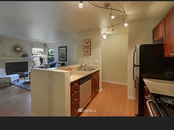 4th image of 9805 Avondale Rd NE APT T154