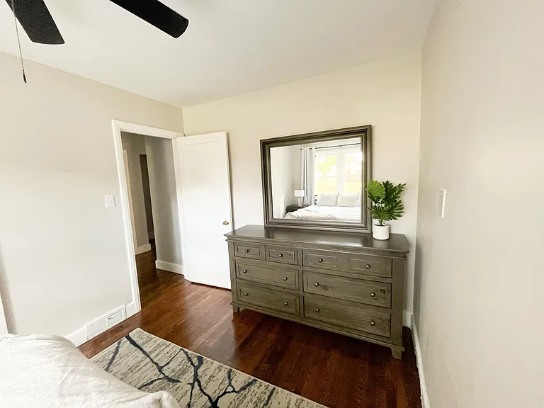 614 Sussex St — Photo 3