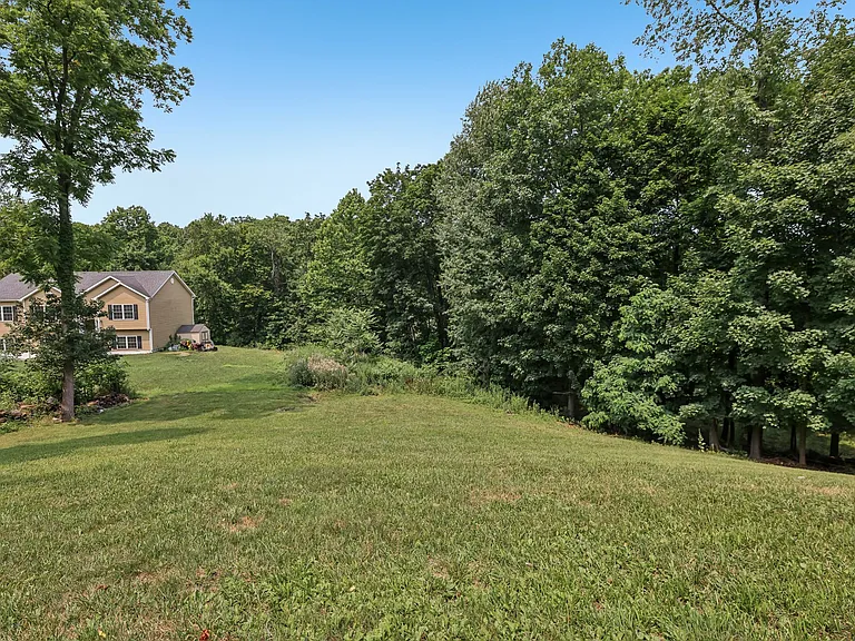 25 Red Schoolhouse Rd — Photo 33