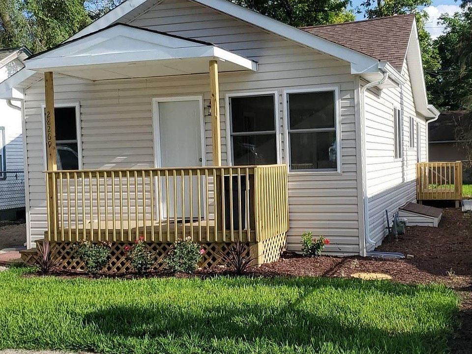 1st image of 28269 W Hickory St