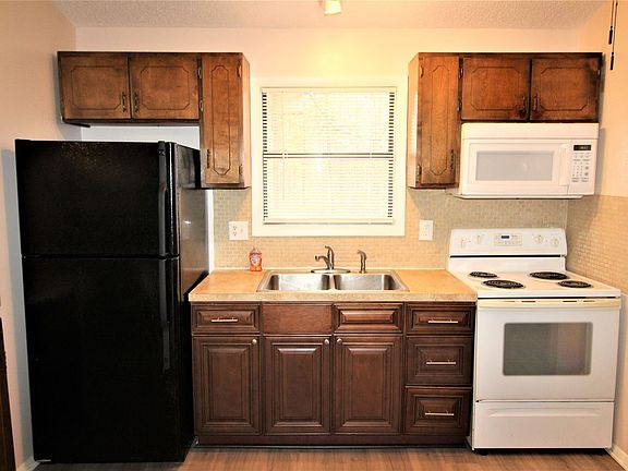 4th image of 8600 Newgrass Ln