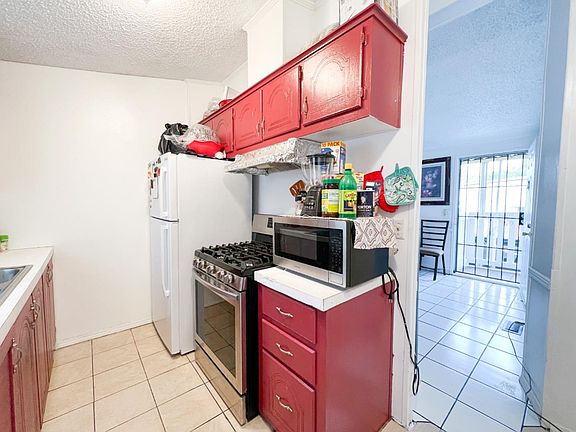4th image of 540 Bonita Ave