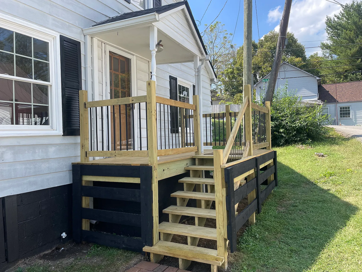 3 bed, 1.5 bath, 1344 sqft, $1,500 — Photo 1