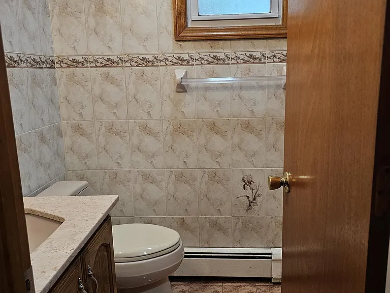 65 Suburbia Ct — Photo 14