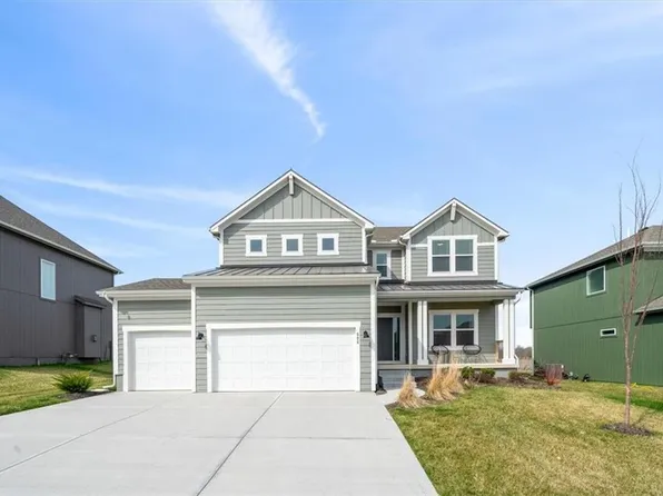 524 SE Carter Rd, Lees Summit, MO 64082