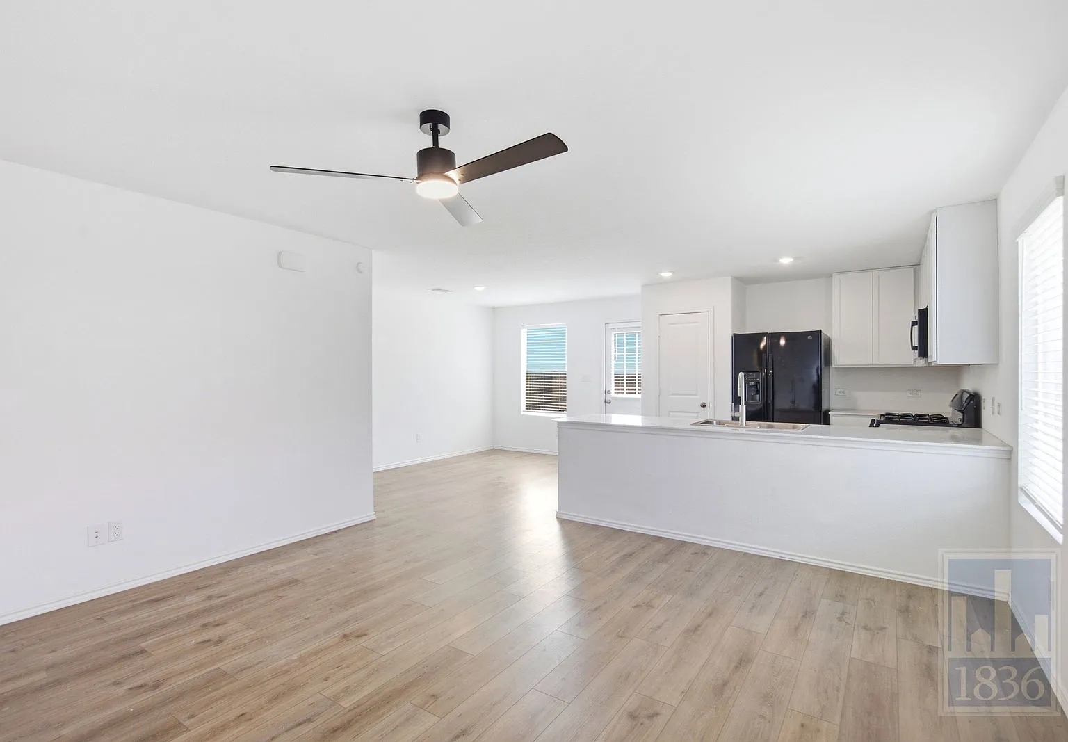 3 bed, 2.0 bath, 1260 sqft, $1,635 — Photo 4