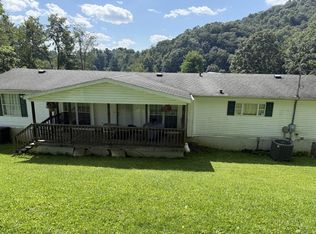129 Floyd St, Cedar Bluff, VA 24609
