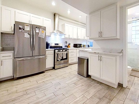 5th image of 1331 W Addison St #1339-3A