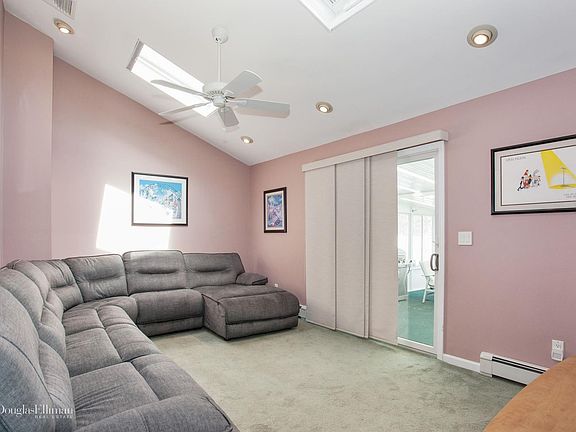 4th image of 51 Roberta Ave