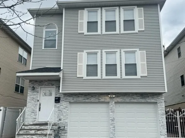 118 Burnett St, Elizabeth City, NJ 07202