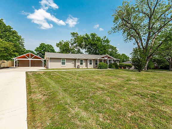 3rd image of 110 Brookhaven Dr