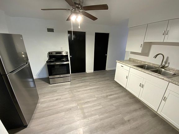 2nd image of 2612 Sunset Blvd APT 2