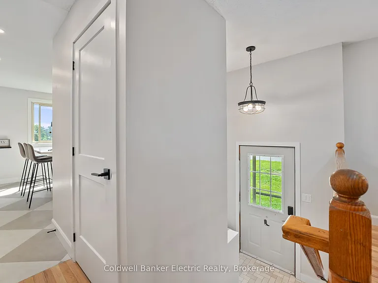 8B Pottinger St — Photo 3