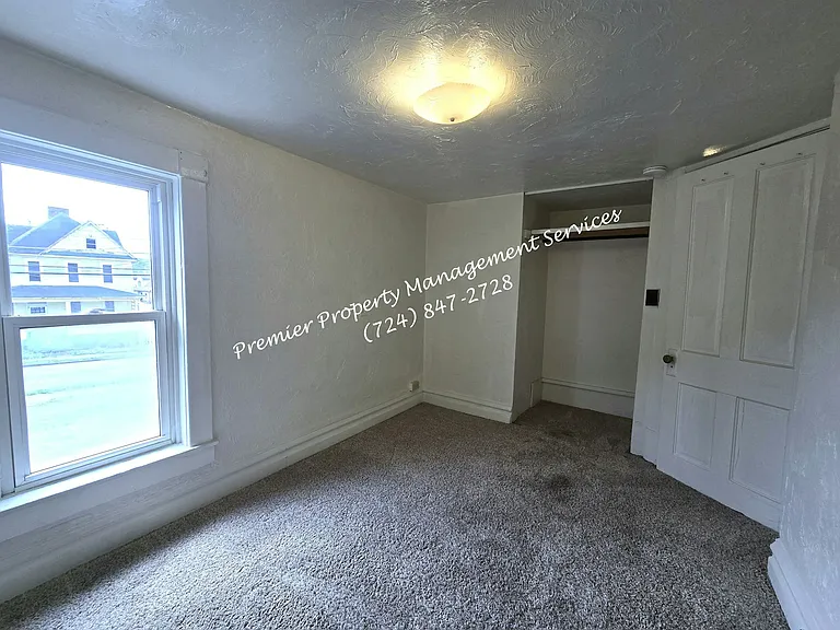 125 N Chestnut St #1/2 — Photo 18