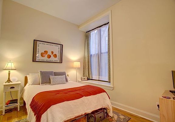 5th image of 304 W 102nd St APT 1C