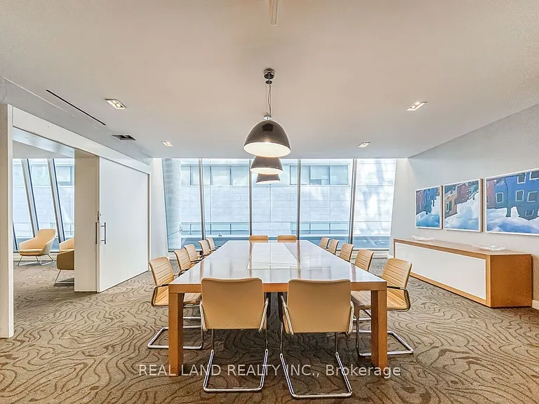832 Bay St #502 — Photo 23
