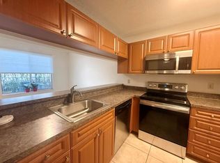 15105 Glenmoor Dr, West Palm Beach, FL 33409