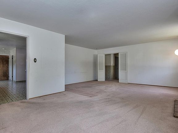 4th image of 16161 Jacaranda Way