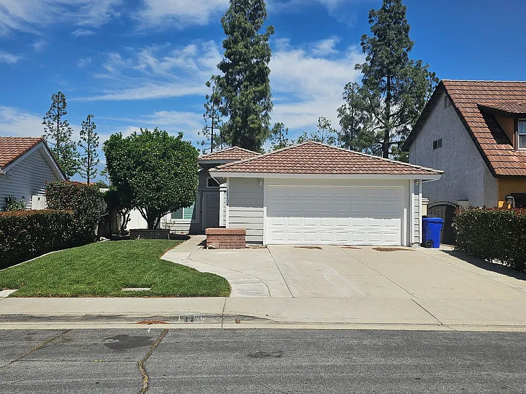14104 Hillcrest Dr — Photo 2