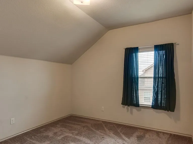 4624 Lazy Oaks St — Photo 4