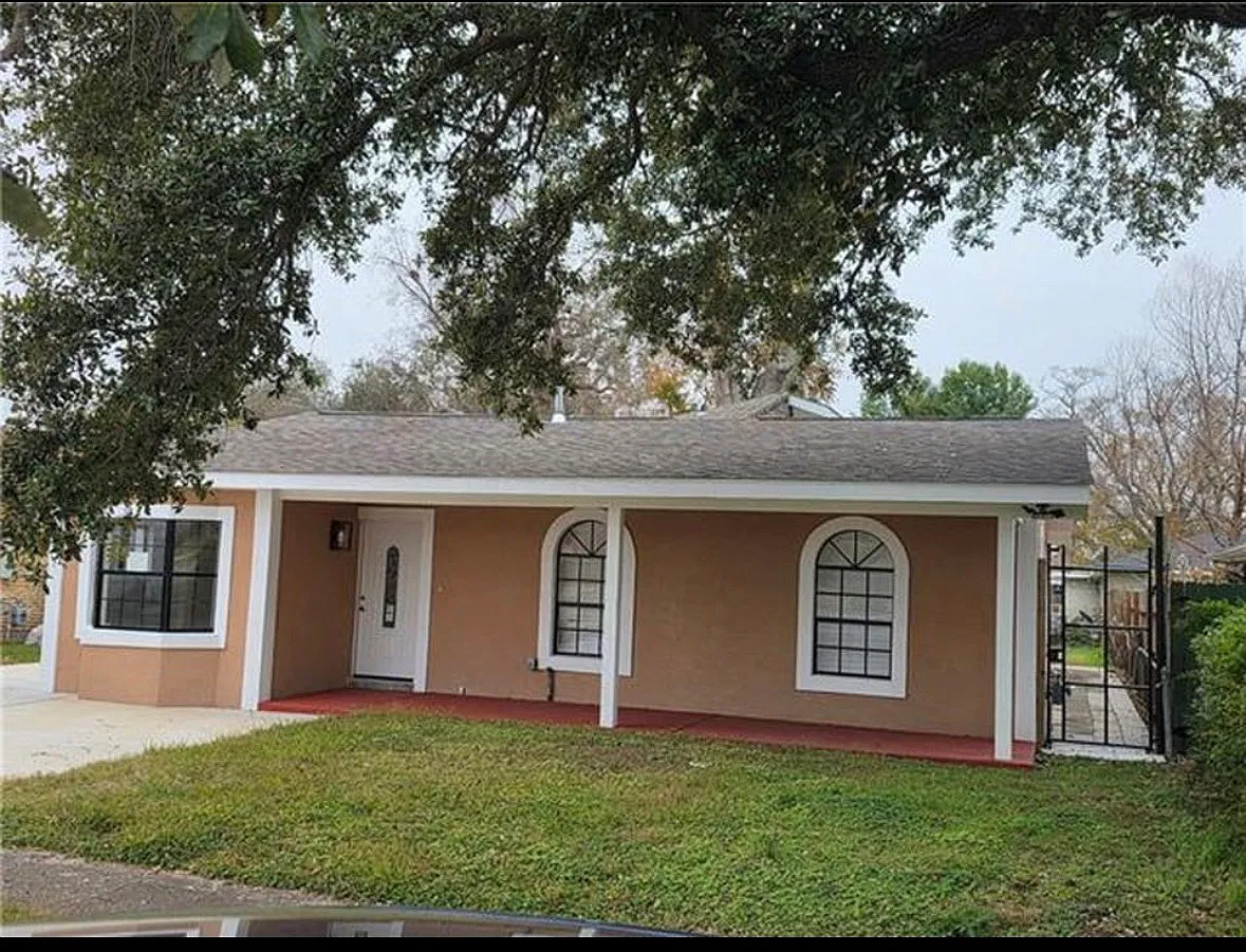 4 bed, 1818 sqft, $2,300 — Photo 1